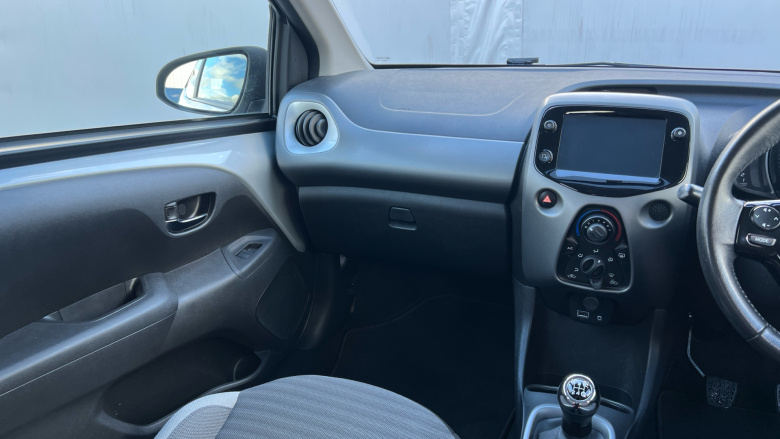 Toyota Aygo 1.0 VVT-i X-Play 5dr Petrol Hatchback